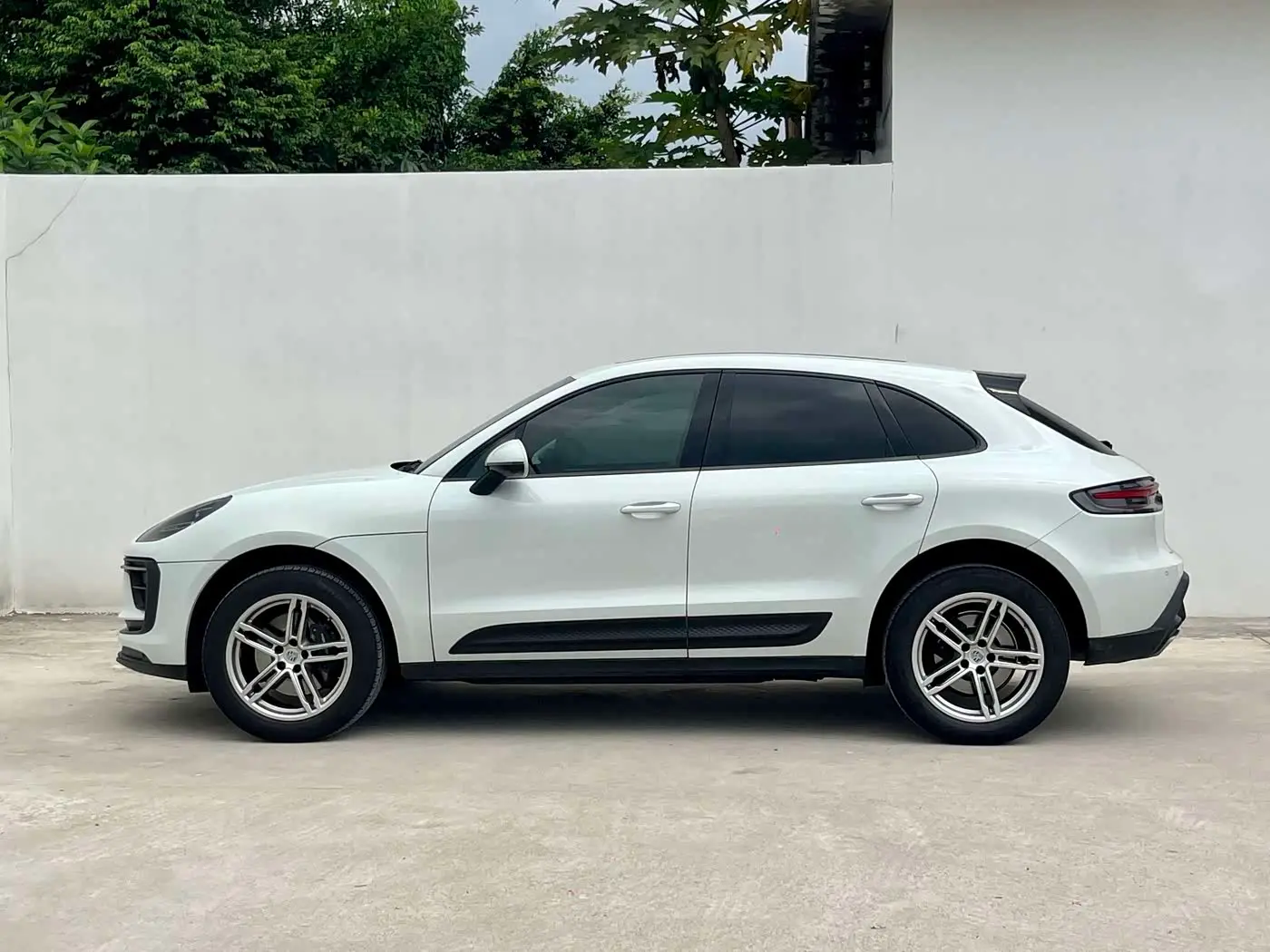 Porsche Macan 2022 — Фото 3/18