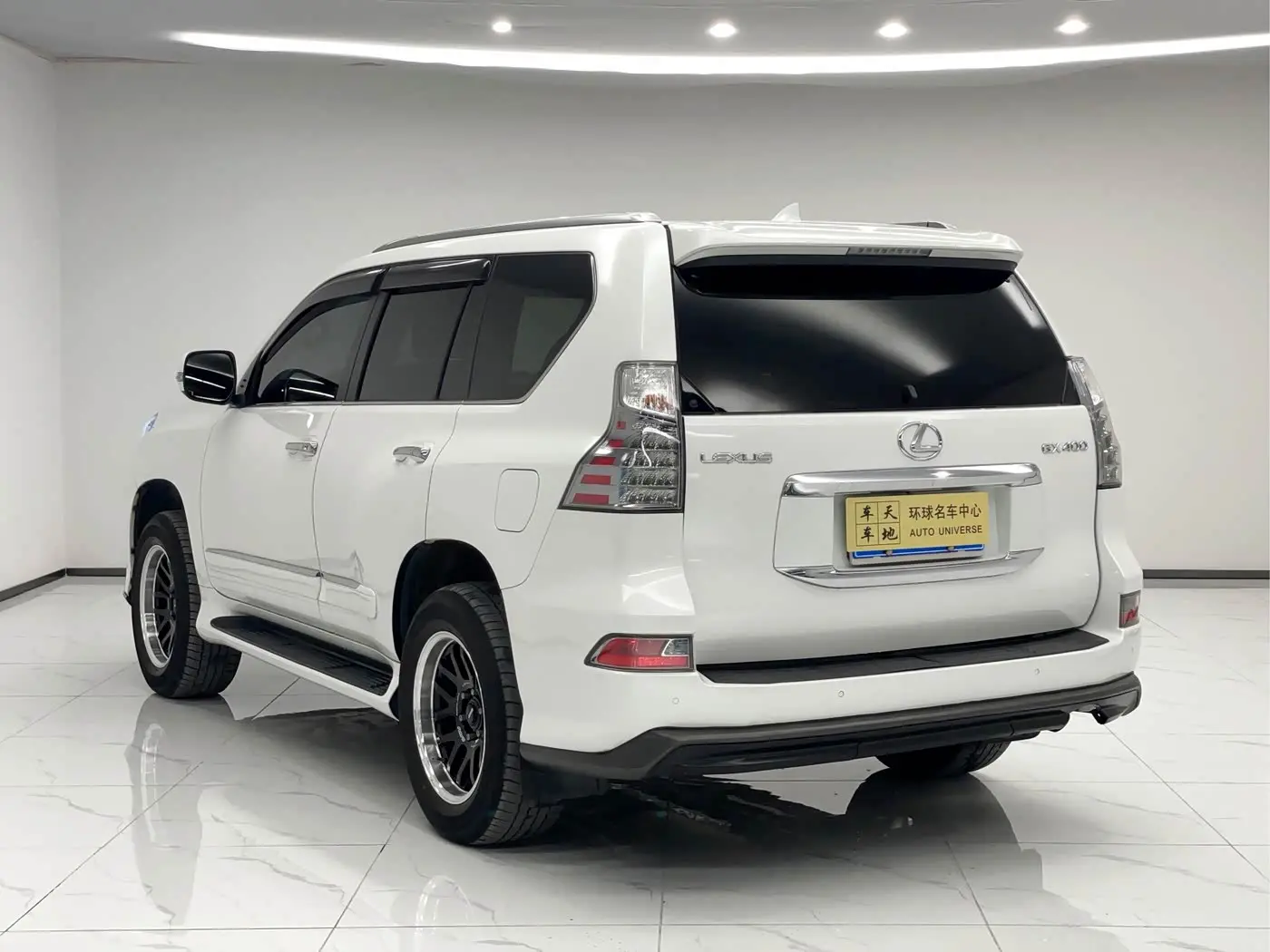 Lexus GX 2017 — Photo 6/20