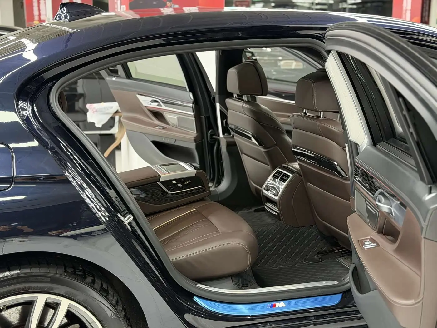 BMW 7 Series 2022 — Photo 8/15