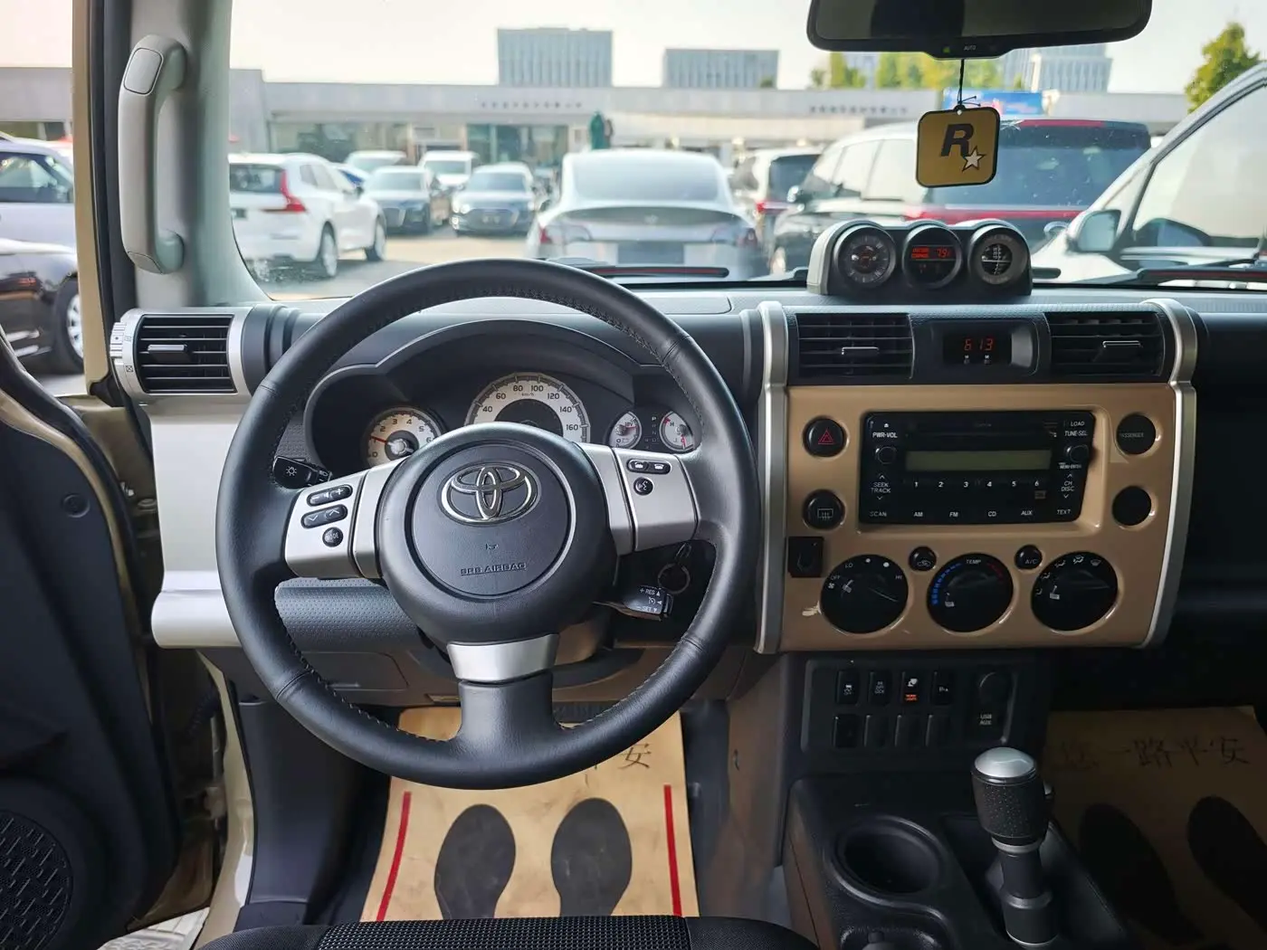 Toyota FJ Cruiser 2018 — Фото 11/17