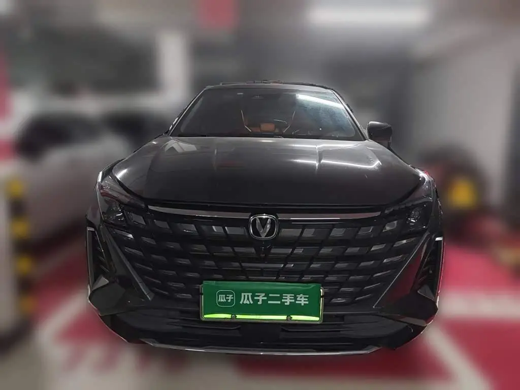 Changan UNI-Z New Energy 2024 — Photo 2/20
