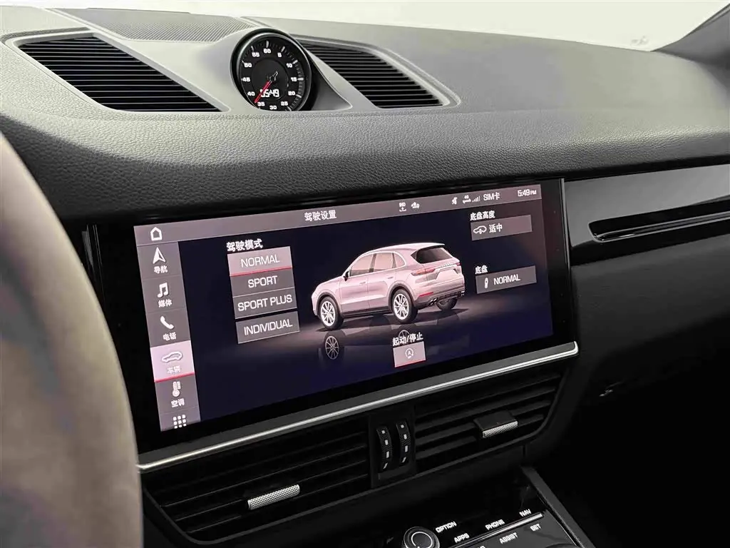 Porsche Cayenne 2021 — Фото 17/20