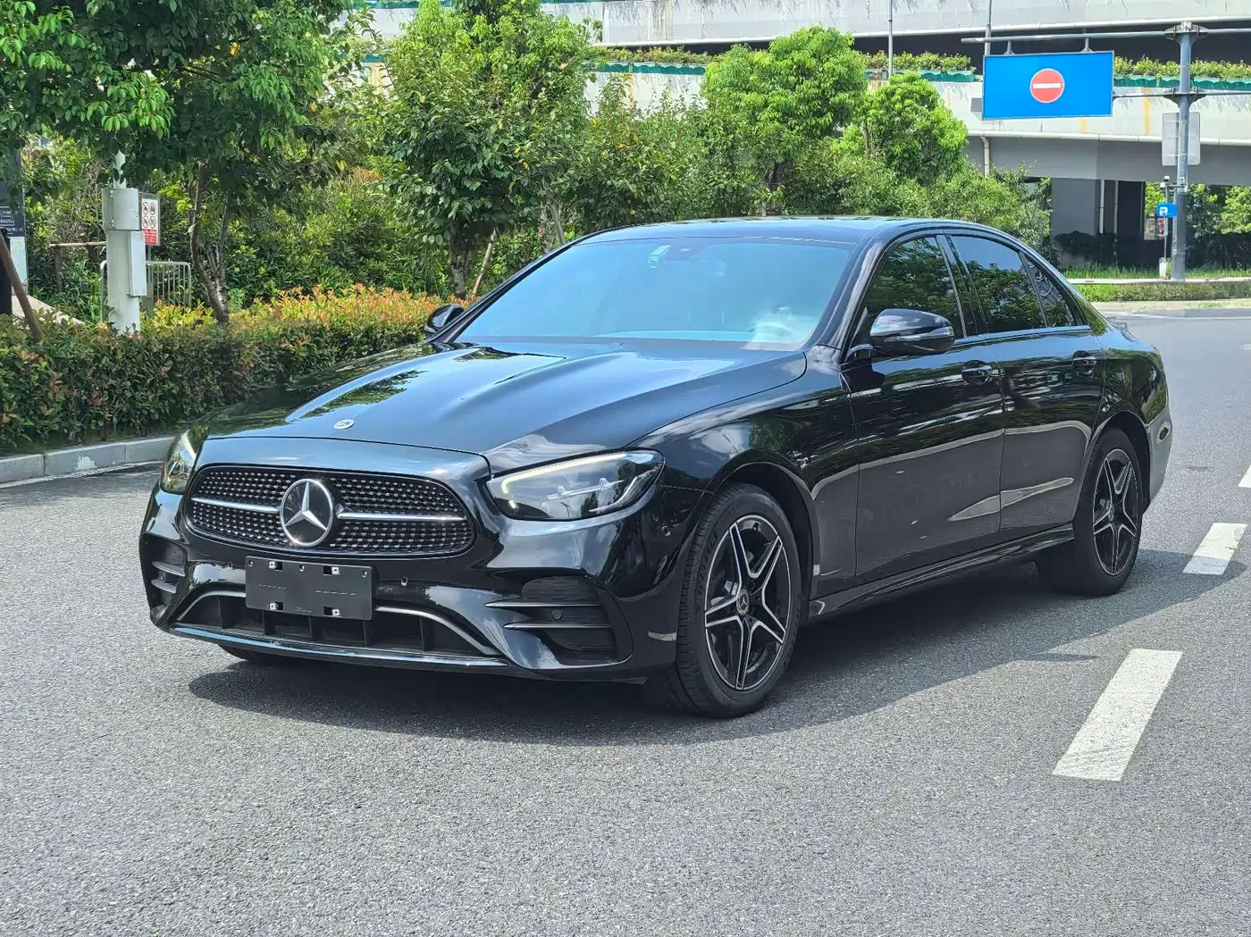 Mercedes-Benz E-Class 2021 — Фото 1/17