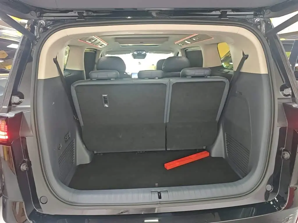 Voyah Auto Voyah Dreamer 2025 — Photo 19/20