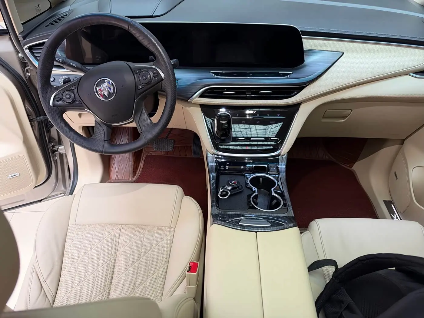 Buick GL8 2023 — Photo 10/16