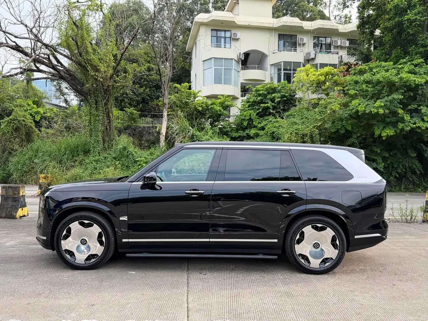 ZEEKR 9X 2026 — Photo 14/16