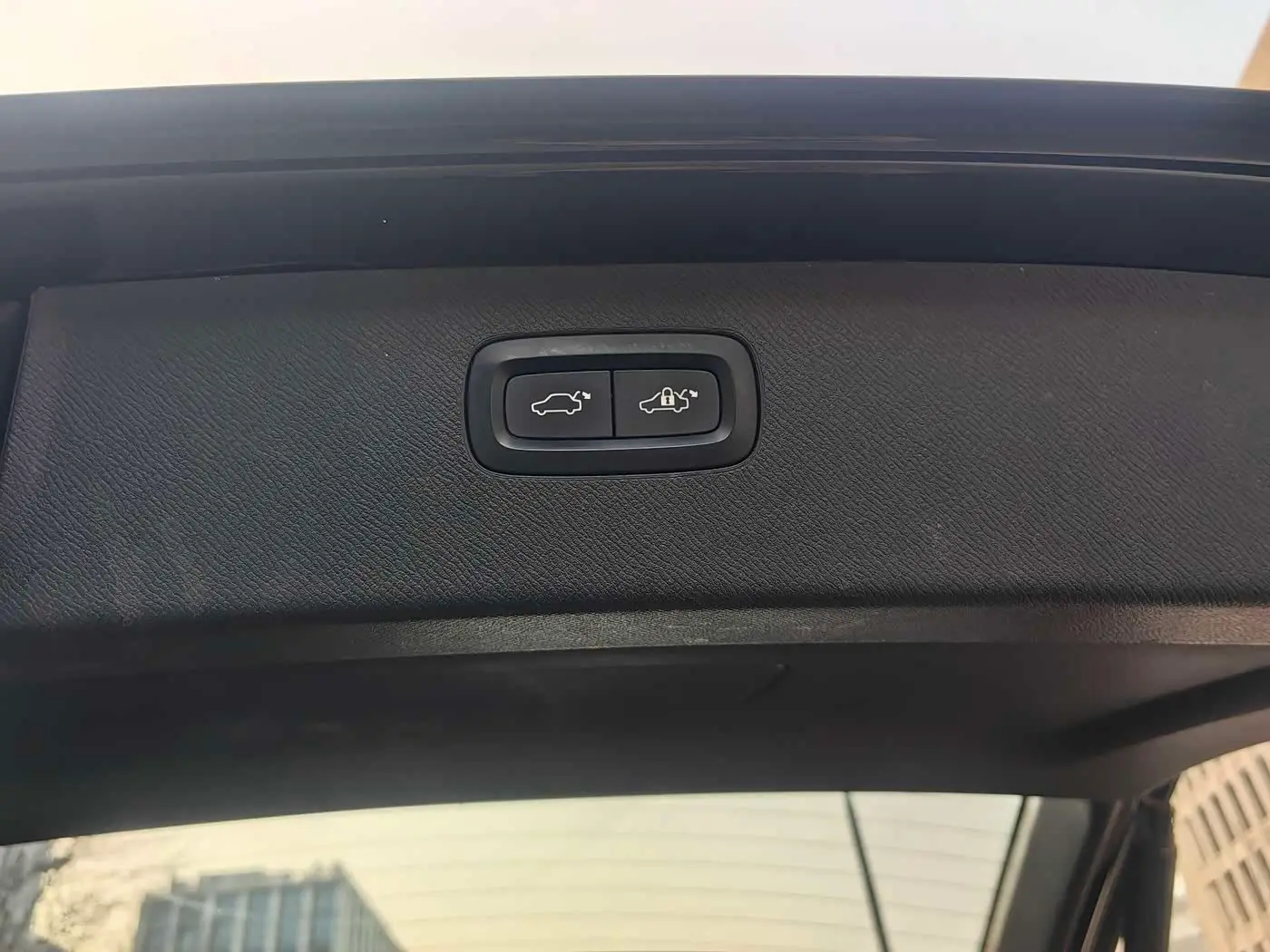 Volvo XC90 2018 — Фото 13/20