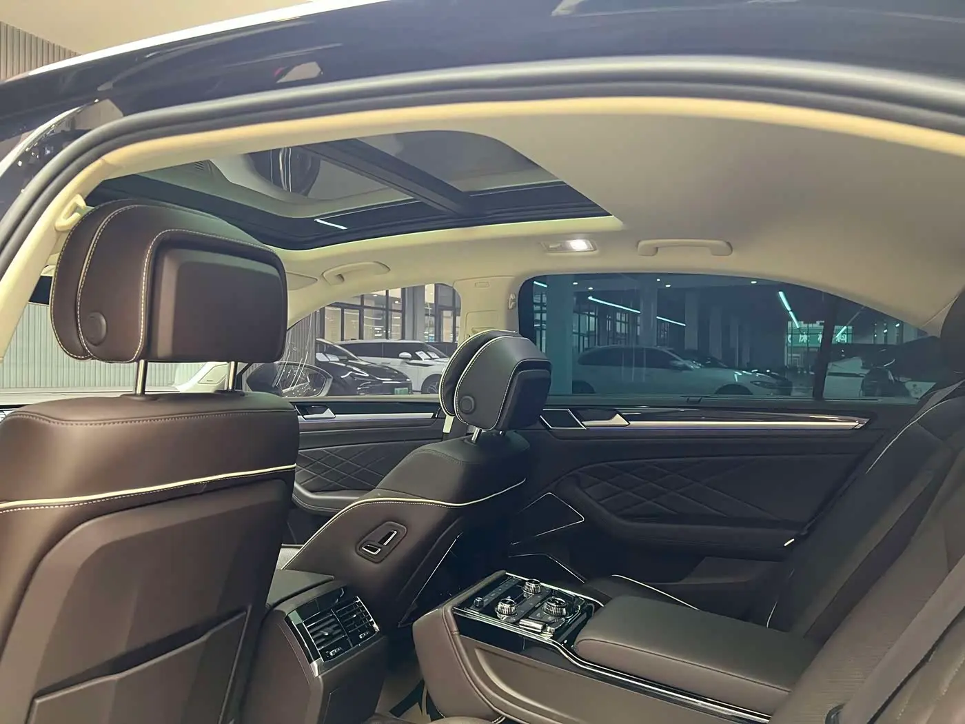 Volkswagen Phideon 2021 — Фото 11/20