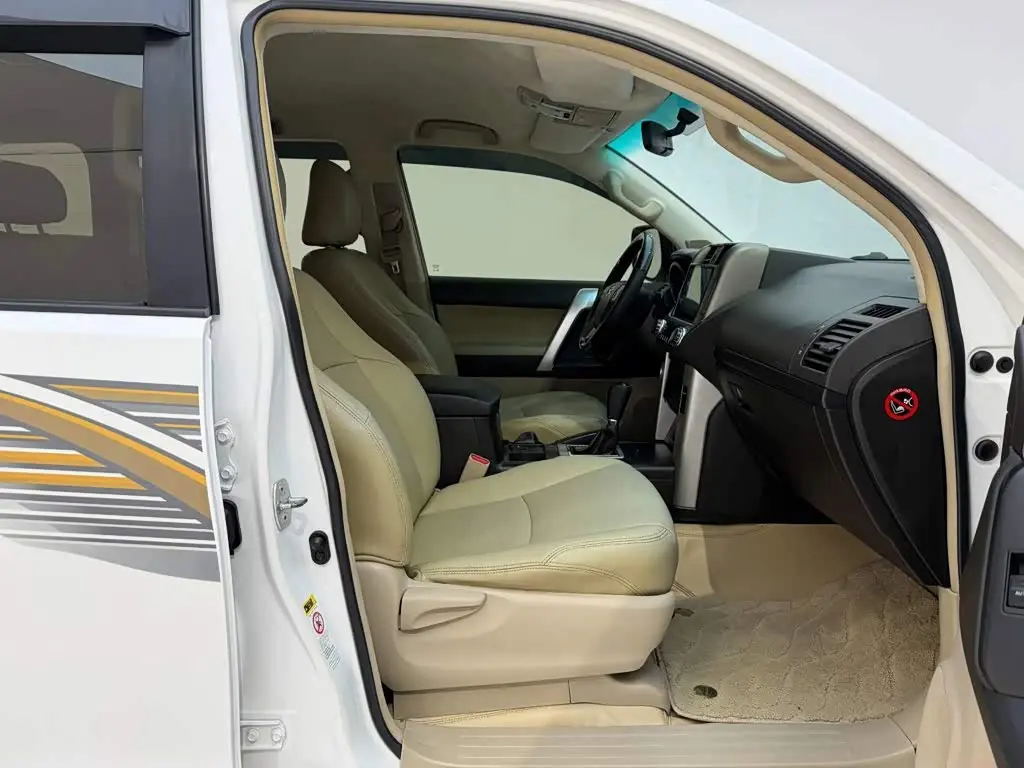Toyota Prado 2012 — ფოტო 19/20