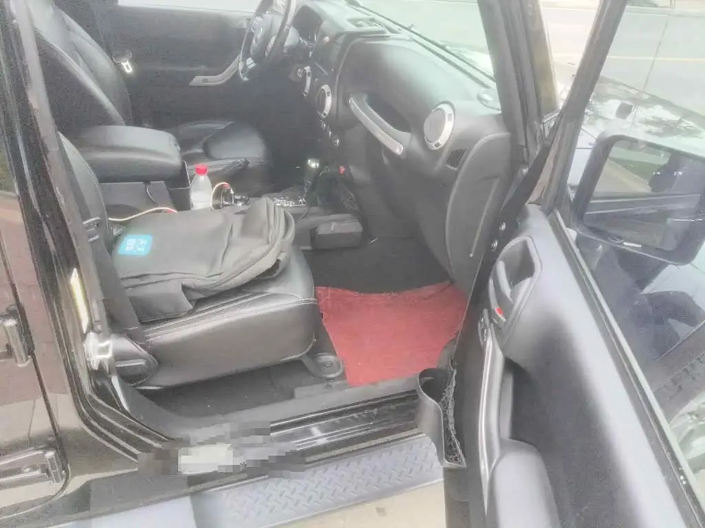 Jeep Wrangler 2016 — Photo 10/15