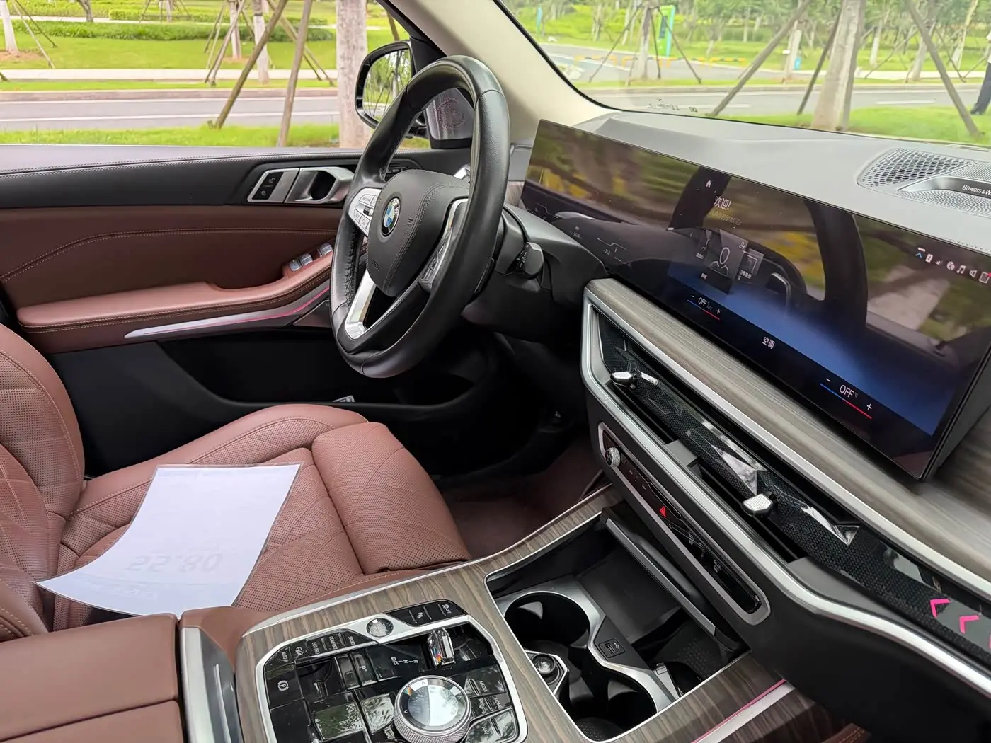 BMW X7 2023 — Фото 13/16