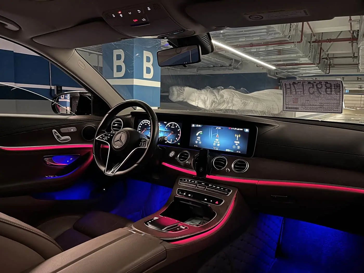 Mercedes-Benz E-Class 2023 — Photo 15/18