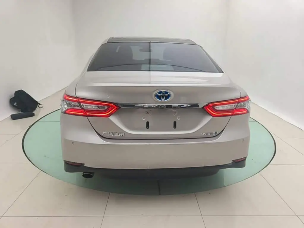 Toyota Camry 2020 — Фото 6/20