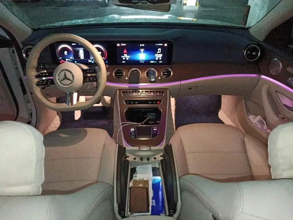 Mercedes-Benz E-Class 2021 — Photo 5/20
