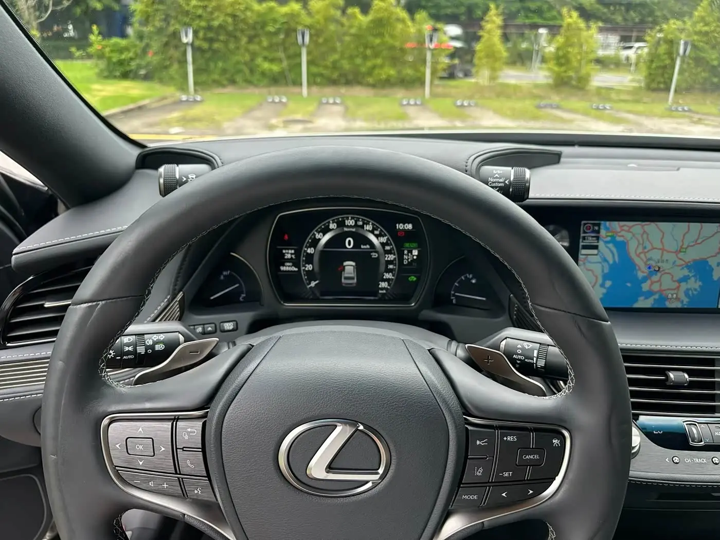 Lexus LS 2018 — Photo 7/9