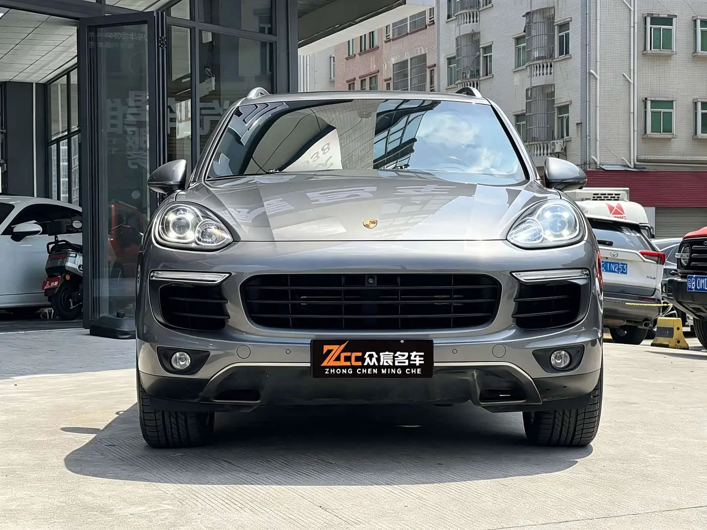 Porsche Cayenne 2017 — Photo 2/13