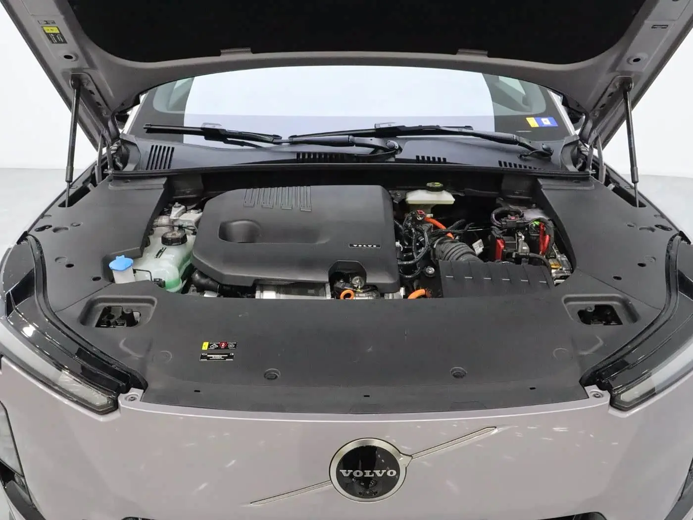Volvo XC70 Plug-in Hybrid 2025 — Фото 20/20