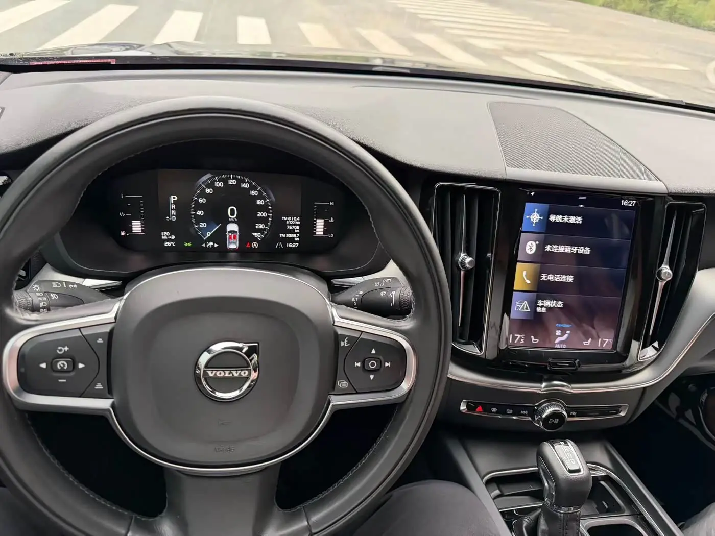 Volvo XC60 2020 — Фото 9/15