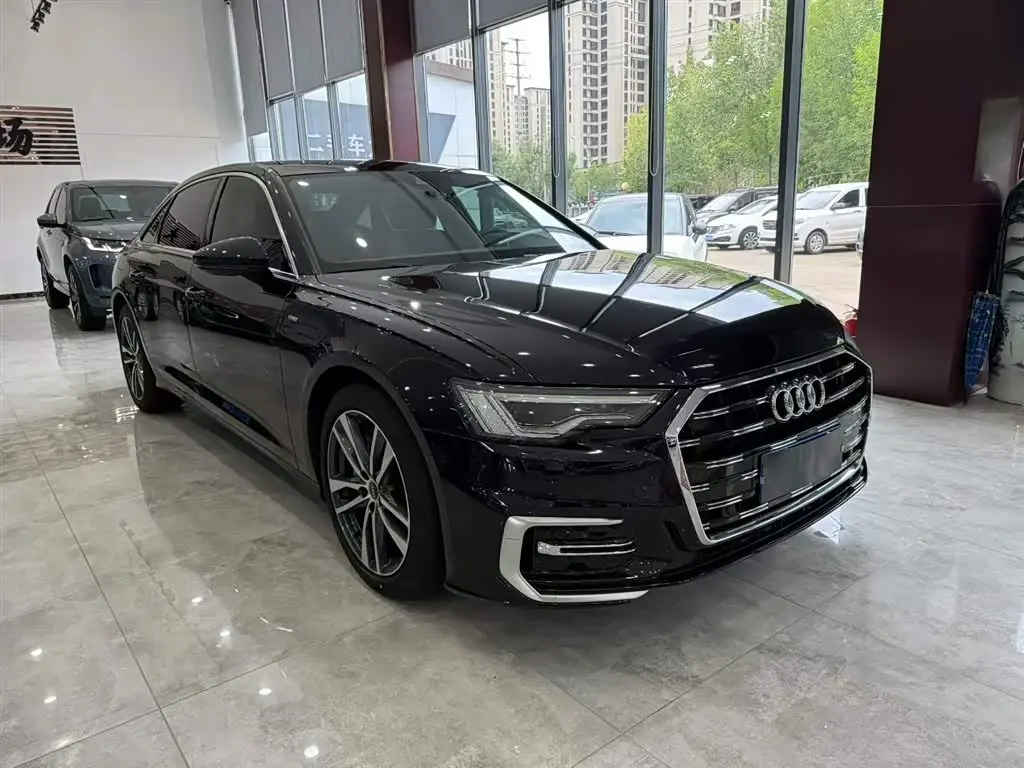 Audi A6L 2021 — Photo 2/13