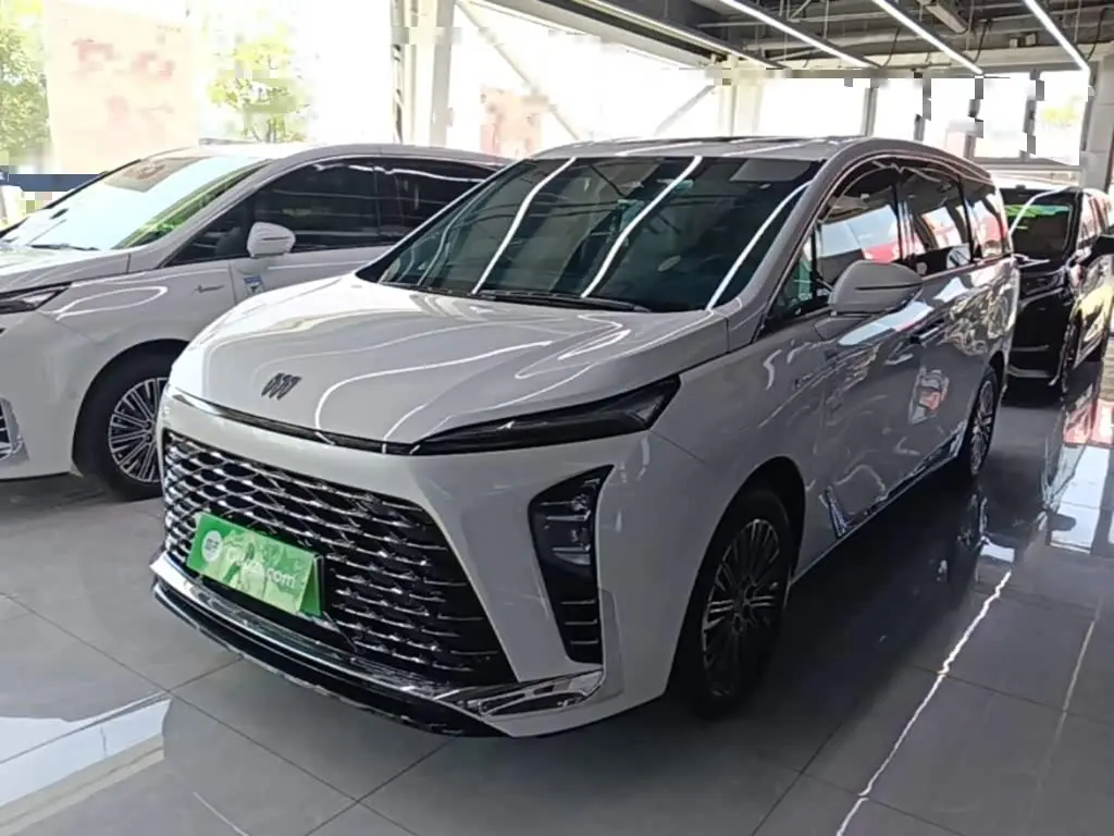 Buick GL8 New Energy 2025 — Photo 1/20