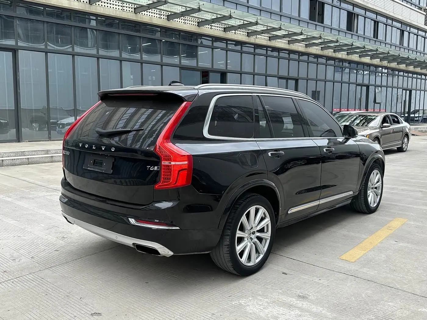 Volvo XC90 2017 — Фото 4/18