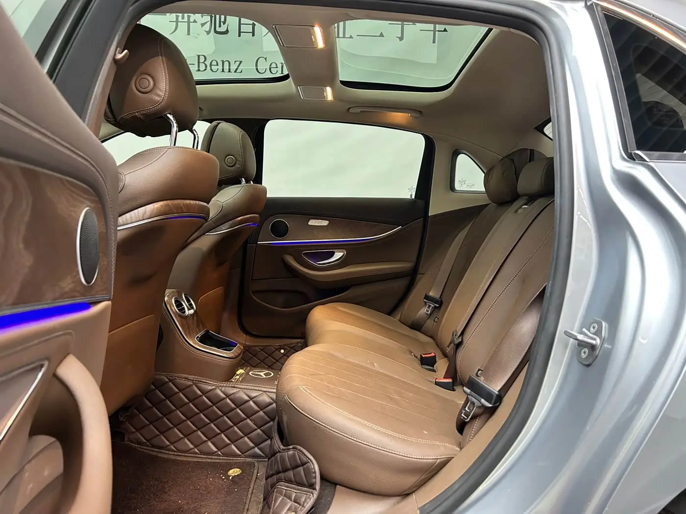 Mercedes-Benz E-Class 2021 — Photo 8/20