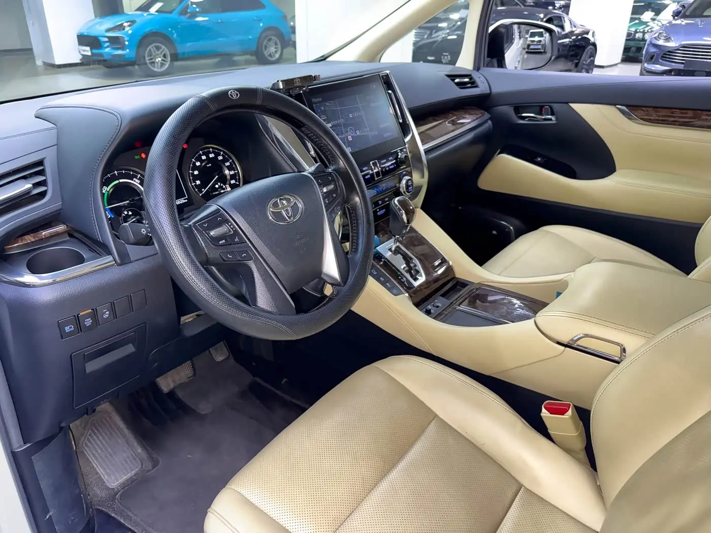 Toyota Alphard 2020 — Photo 5/20