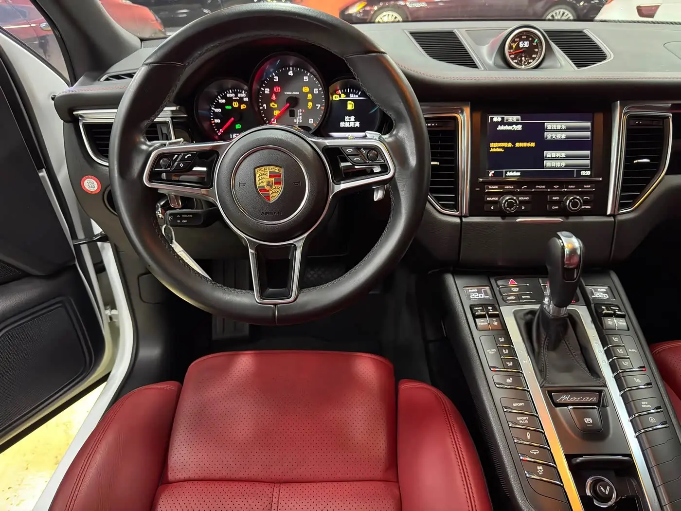 Porsche Macan 2016 — Photo 19/20