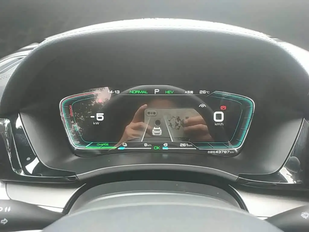 BYD Song PLUS PHEV 2023 — Photo 12/20