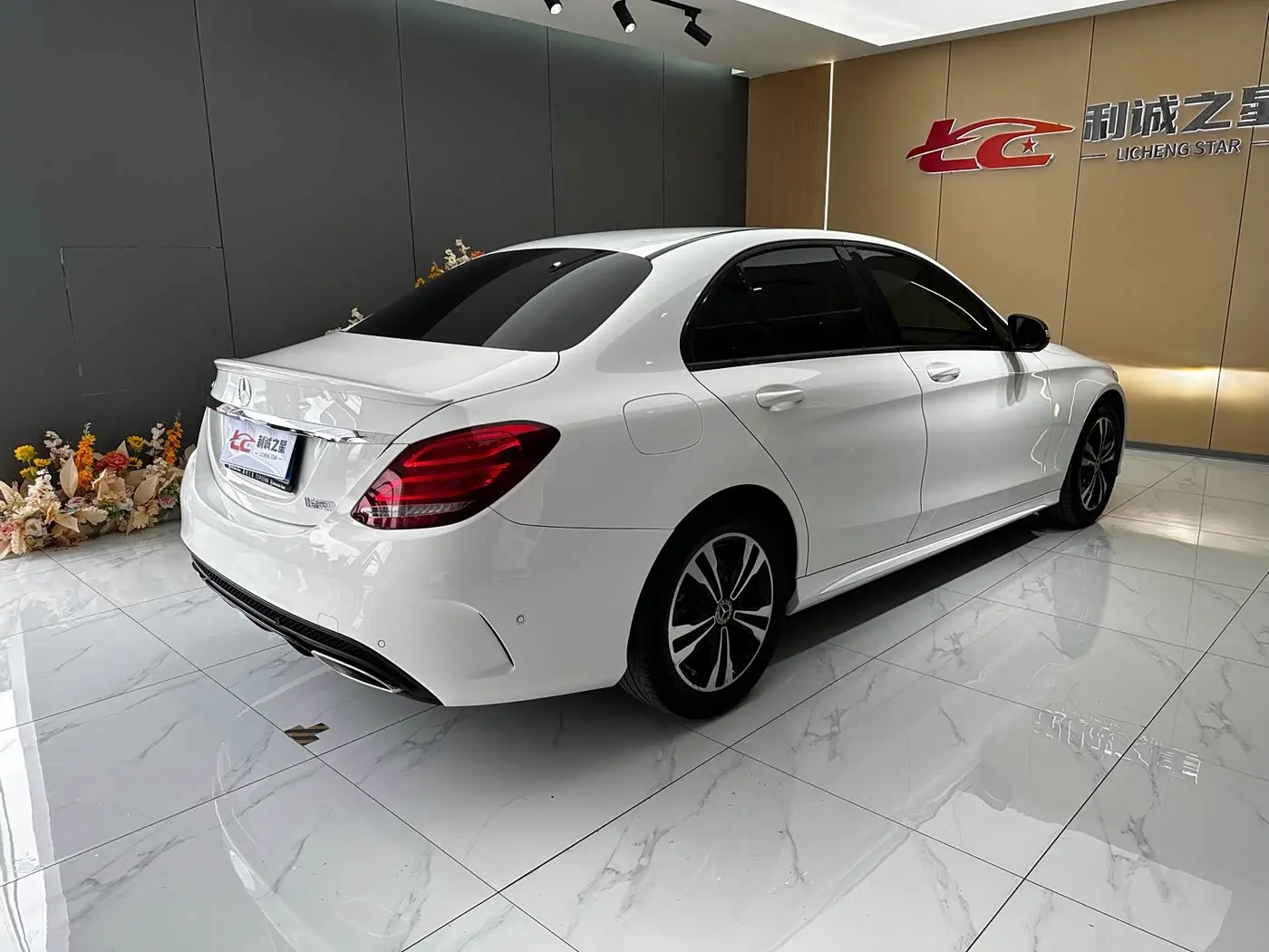 Mercedes-Benz C-Class 2018 — Фото 4/17