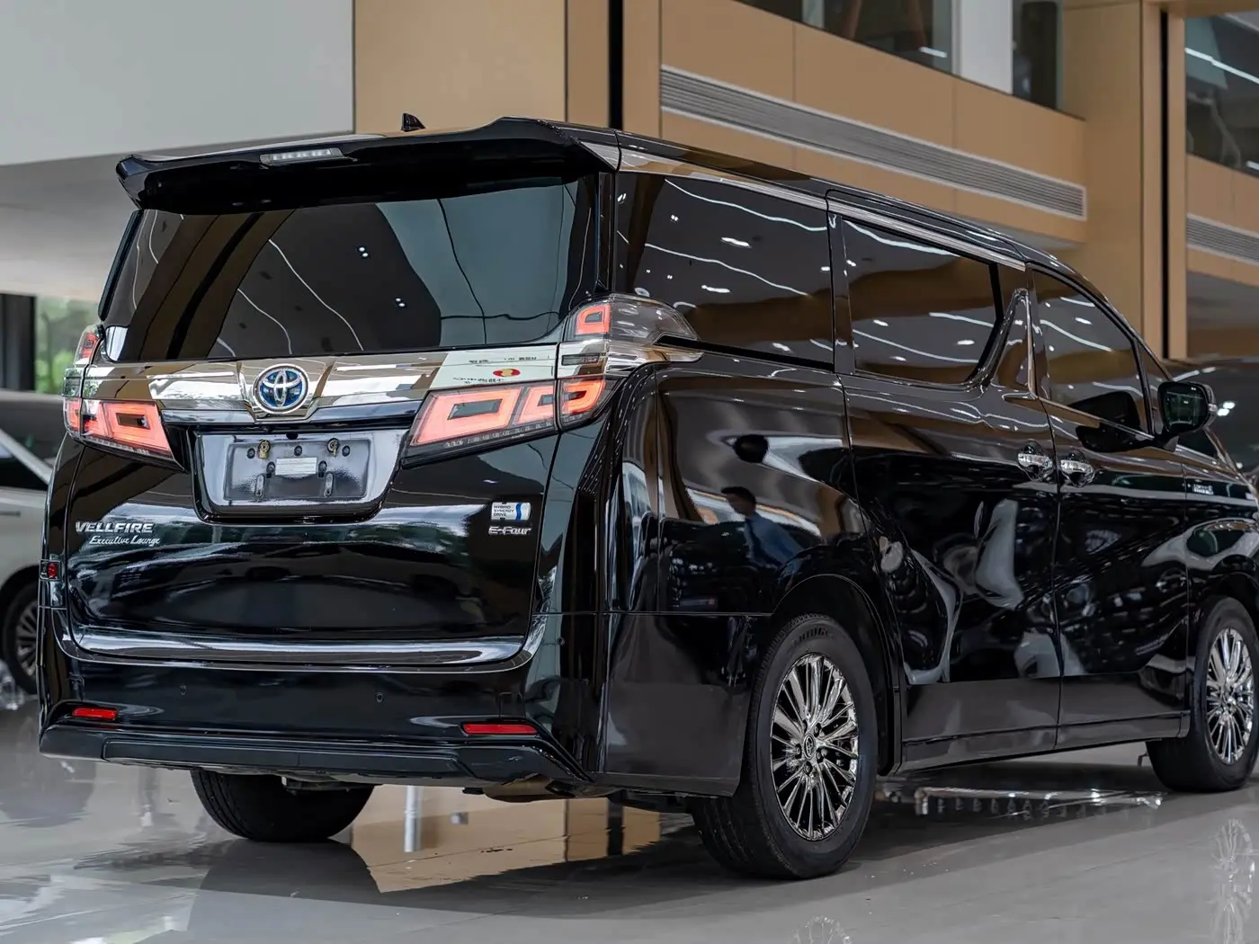 Toyota Vellfire 2021 — Photo 13/13