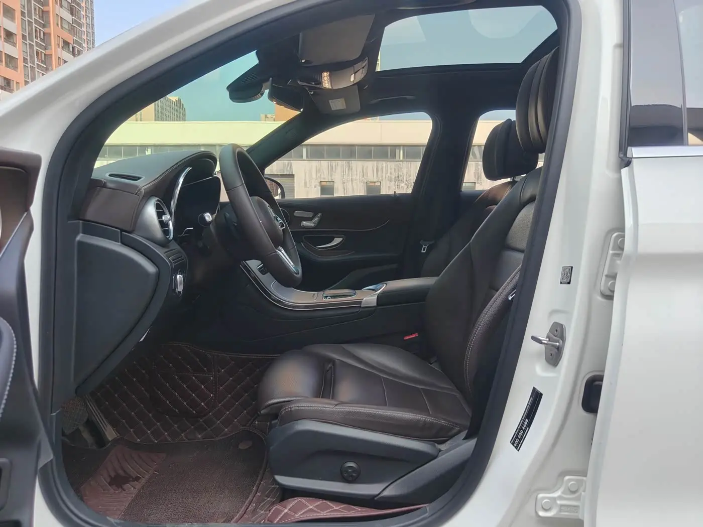 Mercedes-Benz GLC 2022 — Photo 5/11