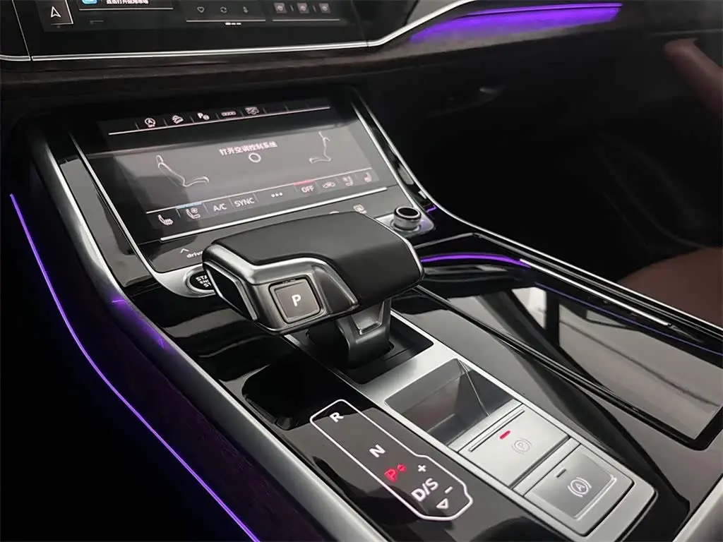 Audi Q7 2021 — Photo 12/16