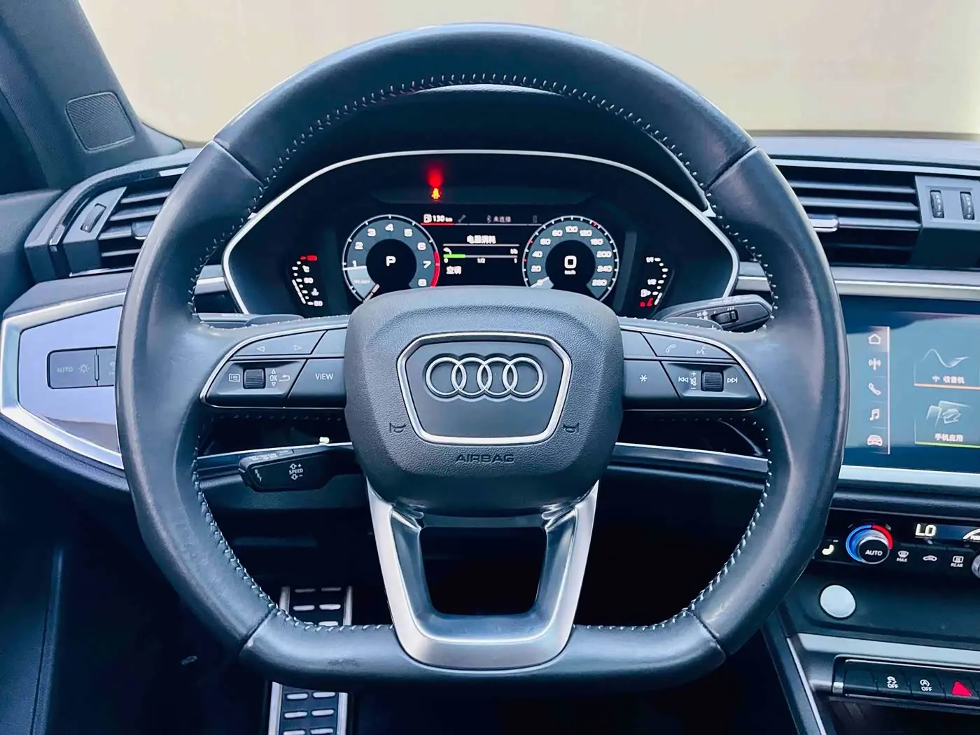 Audi Q3 2021 — Фото 14/20