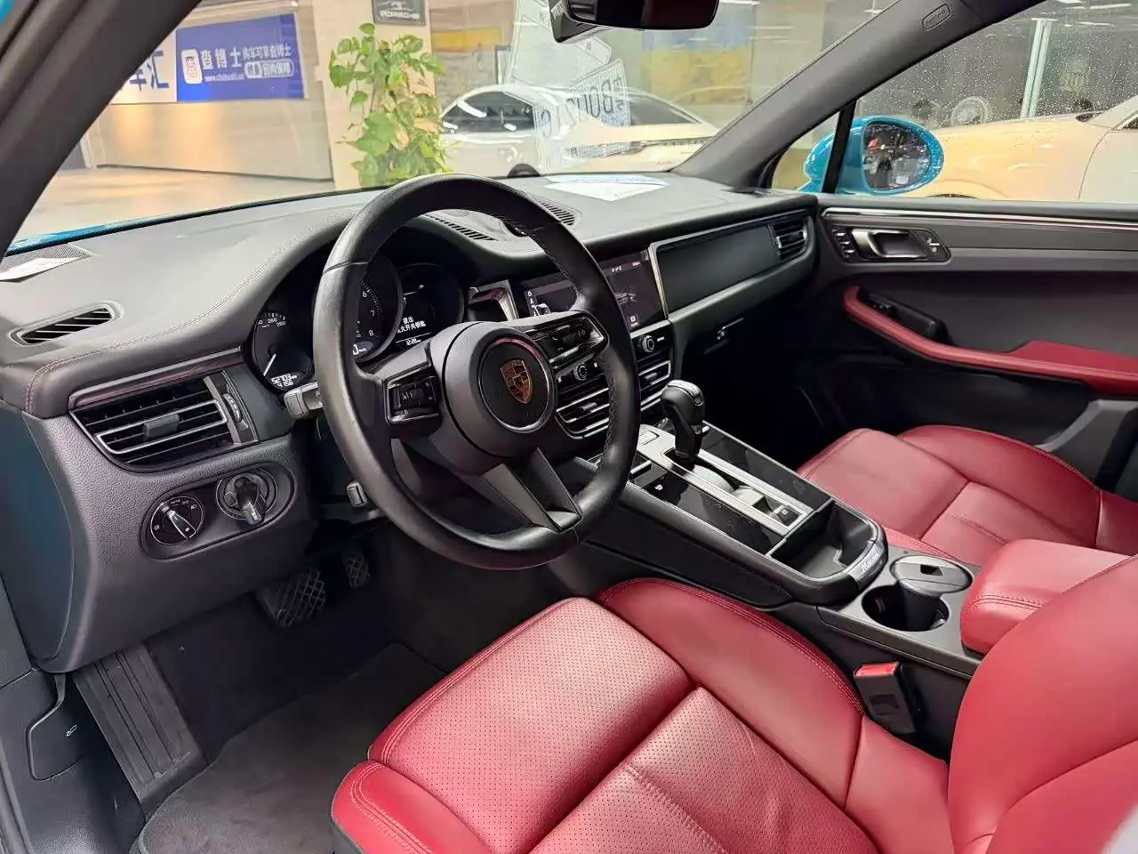 Porsche Macan 2022 — Photo 3/10