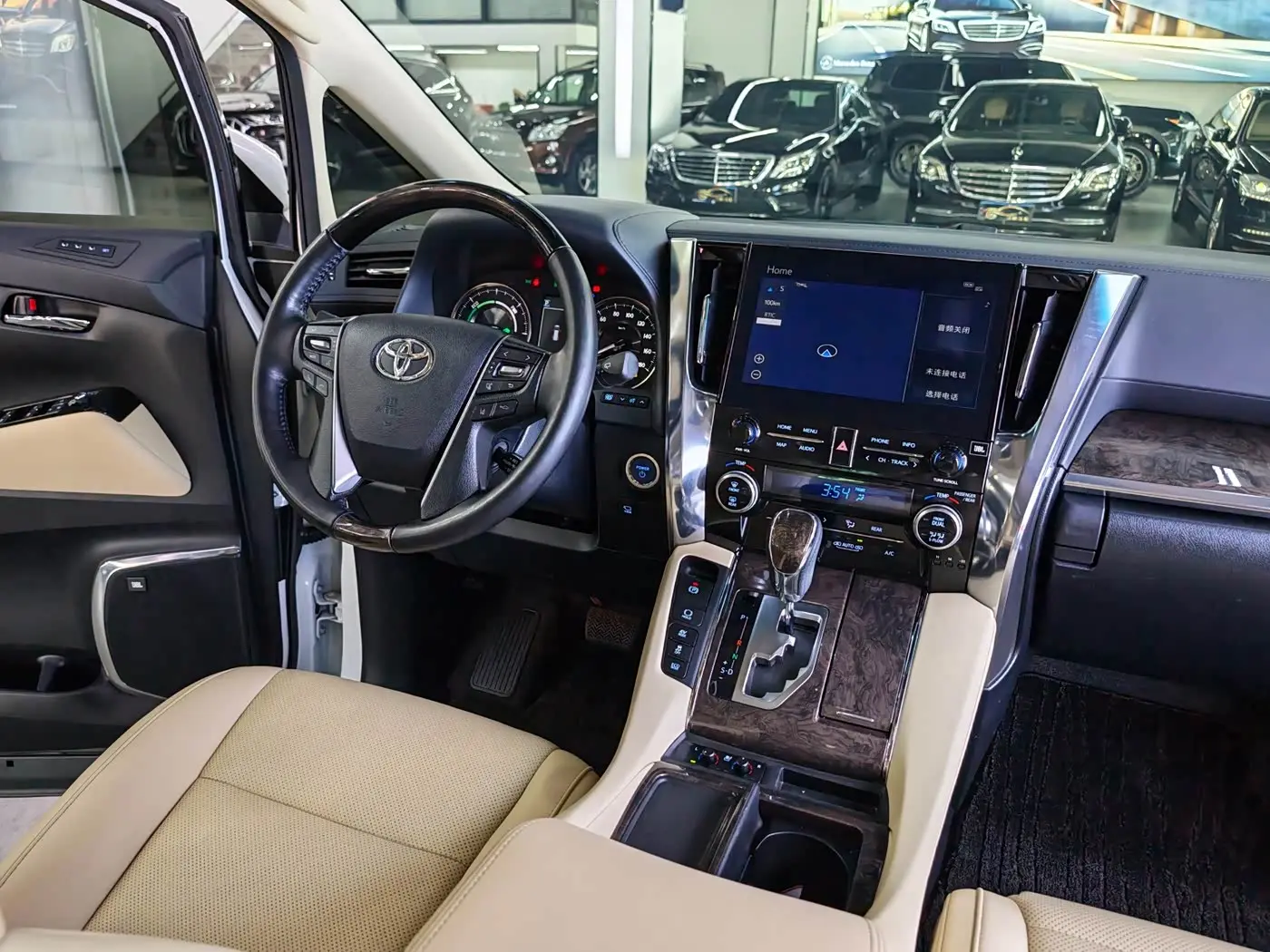 Toyota Vellfire 2021 — Photo 11/20