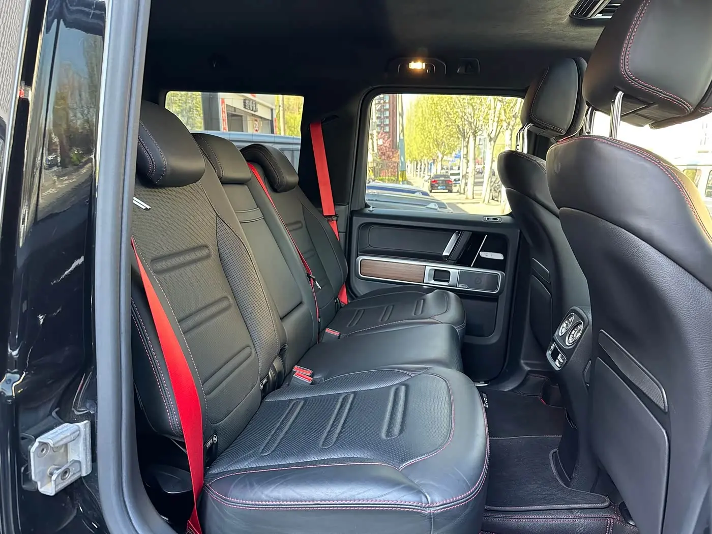 Mercedes-Benz G-Class 2019 — Фото 11/18