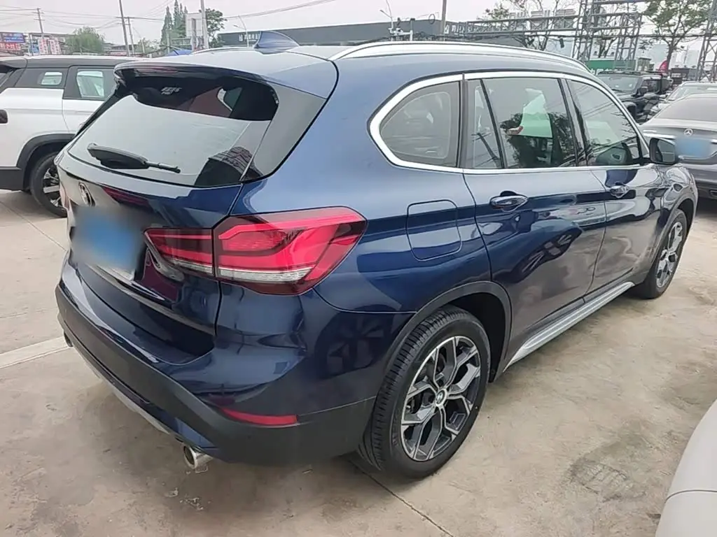 BMW X1 2021 — Photo 7/20