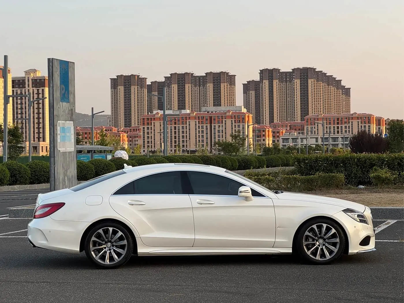Mercedes-Benz CLS 2015 — Photo 7/9