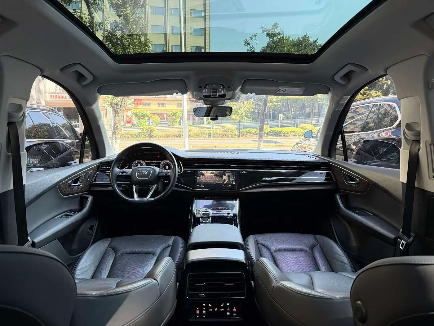 Audi Q7 2021 — Photo 8/20