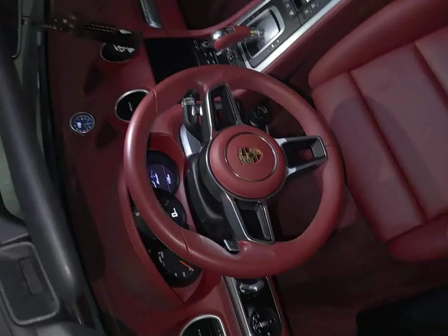 Porsche 718 2023 — Photo 15/16