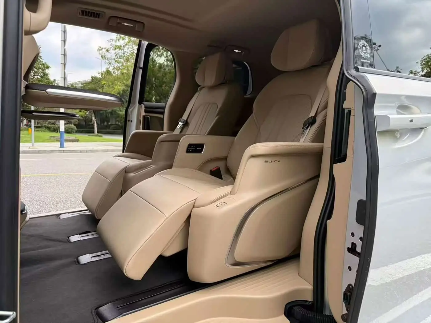 Buick GL8 New Energy 2025 — Şəkil 7/9