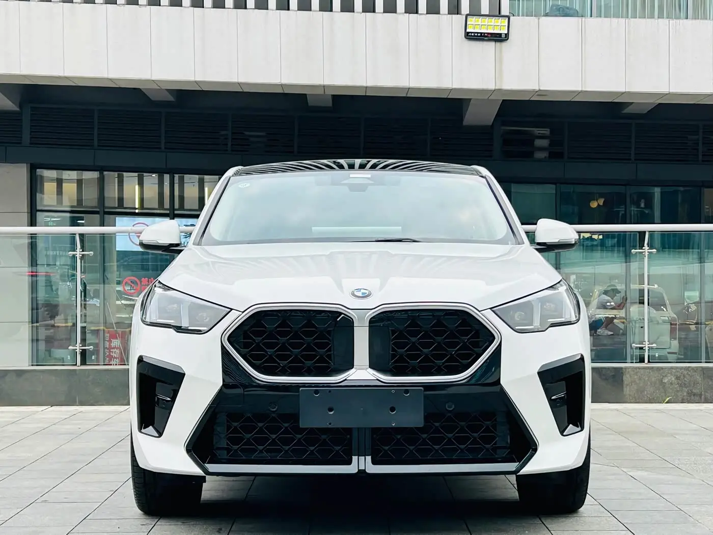 BMW X2 2024 — Фото 2/18