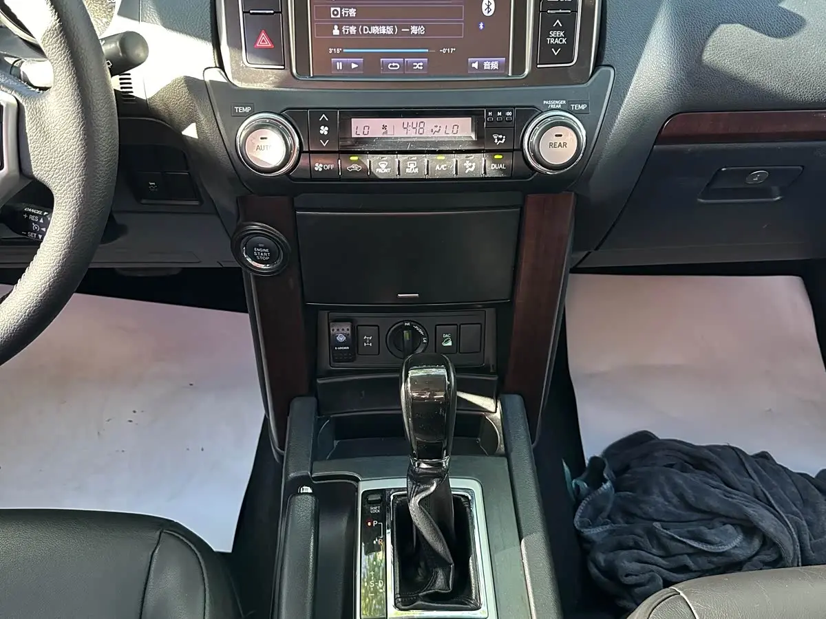 Toyota Prado 2016 — Фото 8/15