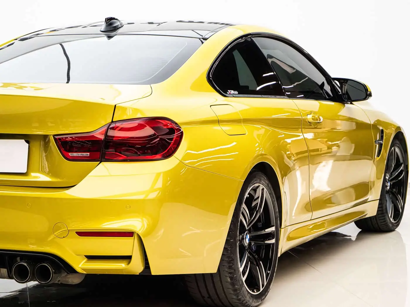 BMW M4 2017 — Фото 7/20