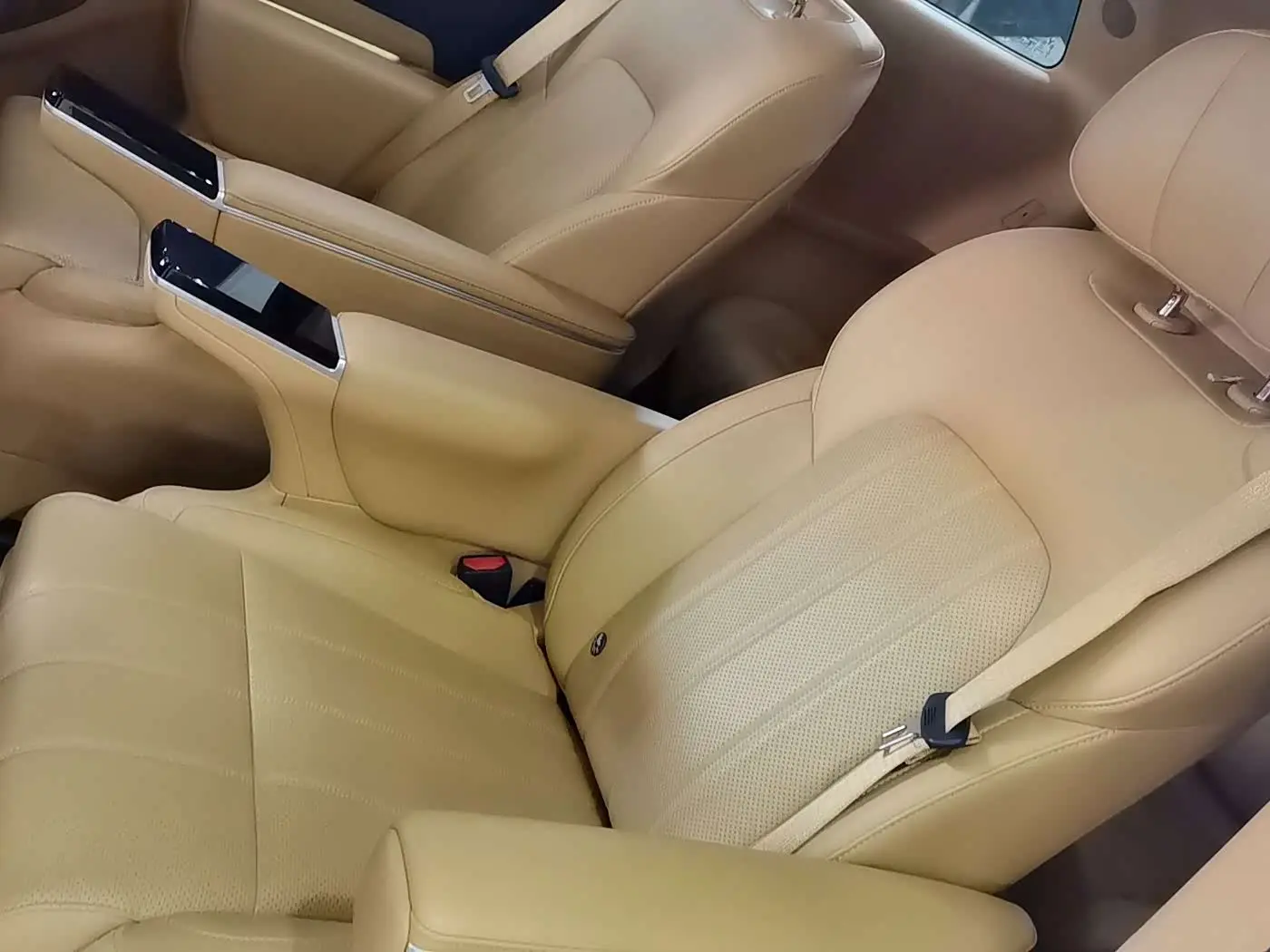 Voyah Auto Voyah Dreamer 2025 — Photo 9/16