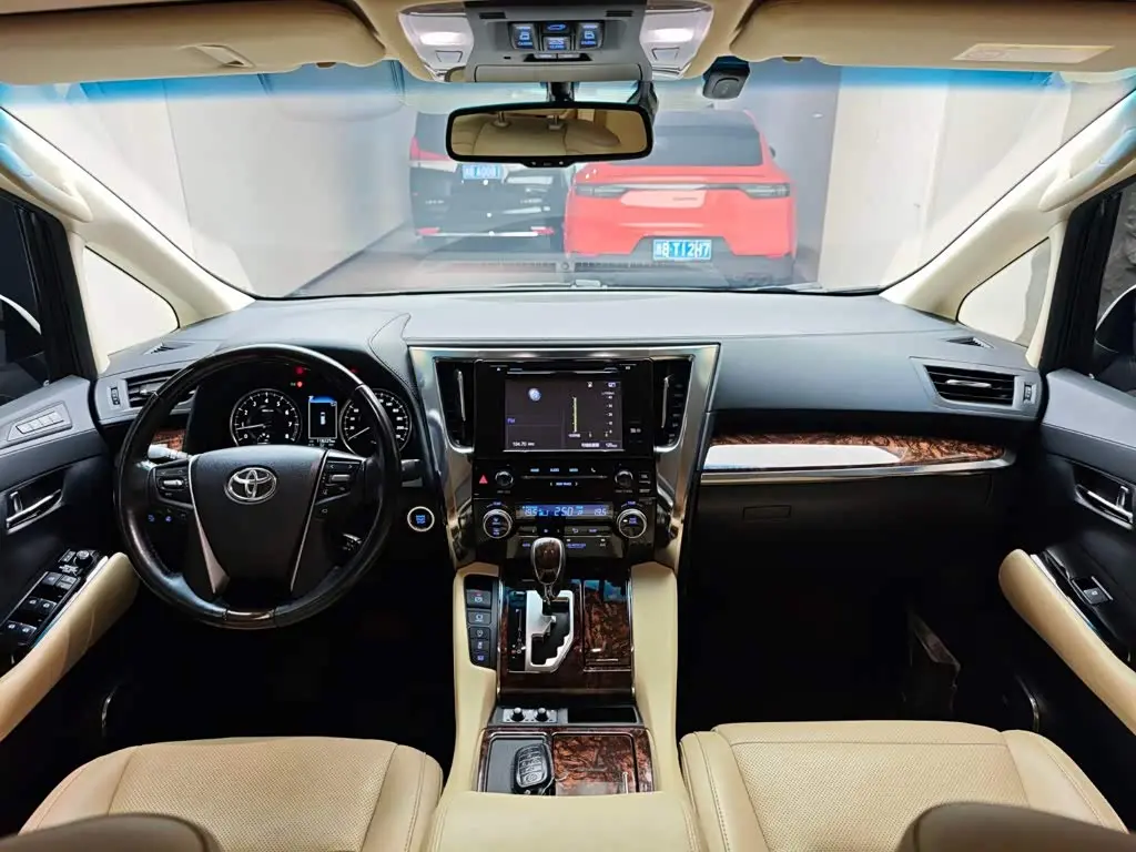 Toyota Alphard 2019 — Фото 13/19