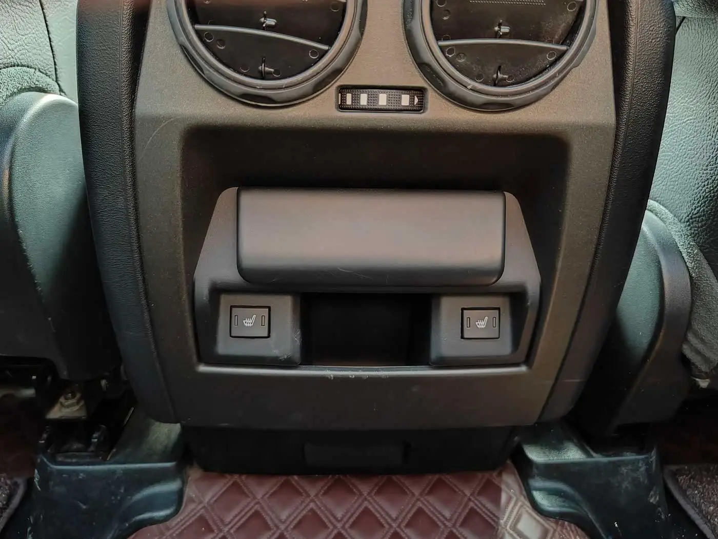 Land Rover Discovery 2016 — Şəkil 15/18