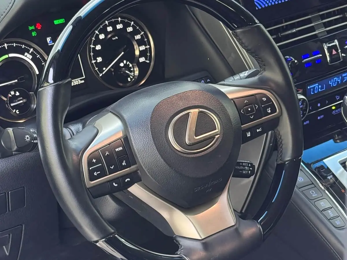 Toyota Vellfire 2020 — Photo 7/9