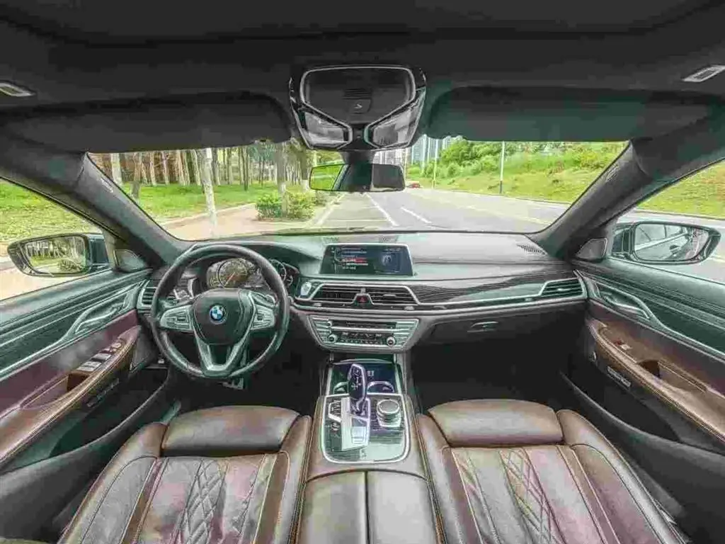 BMW 7 Series 2017 — Фото 5/9